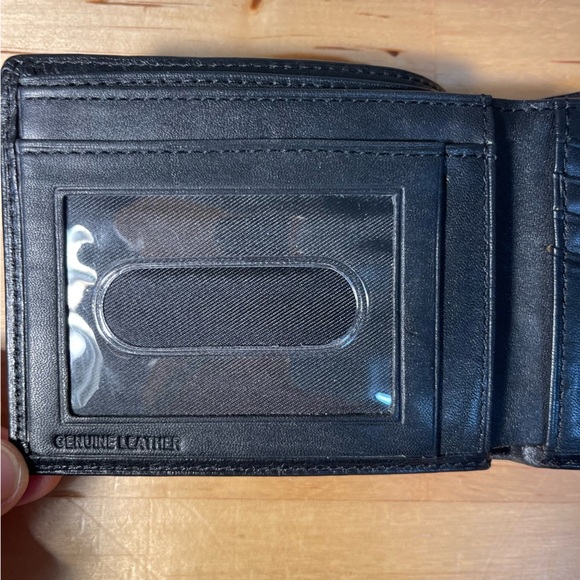 Perry Ellis Portfolio Genuine Leather bifold men's wallet - Picture 8 of 13